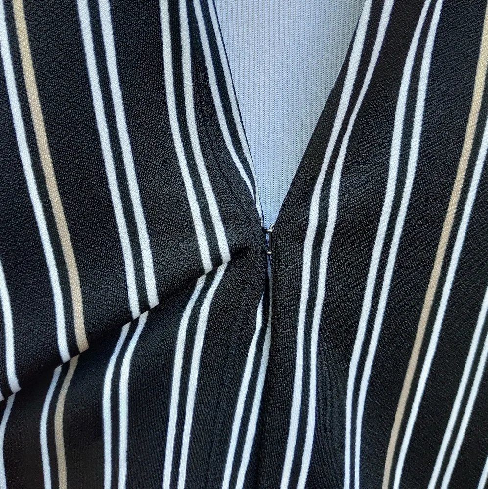 NYCC Black Striped Blazer 3/4 Ruched Sleeves NWT Hook Closure